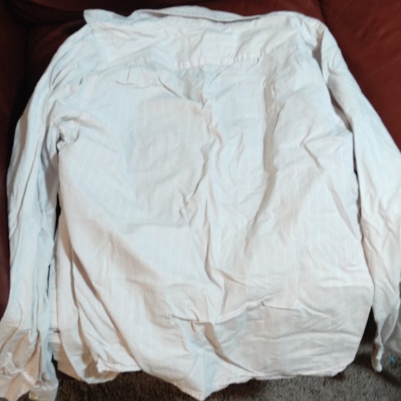 Abercrombie and Fitch button down shirt salmon - Picture 2 of 3